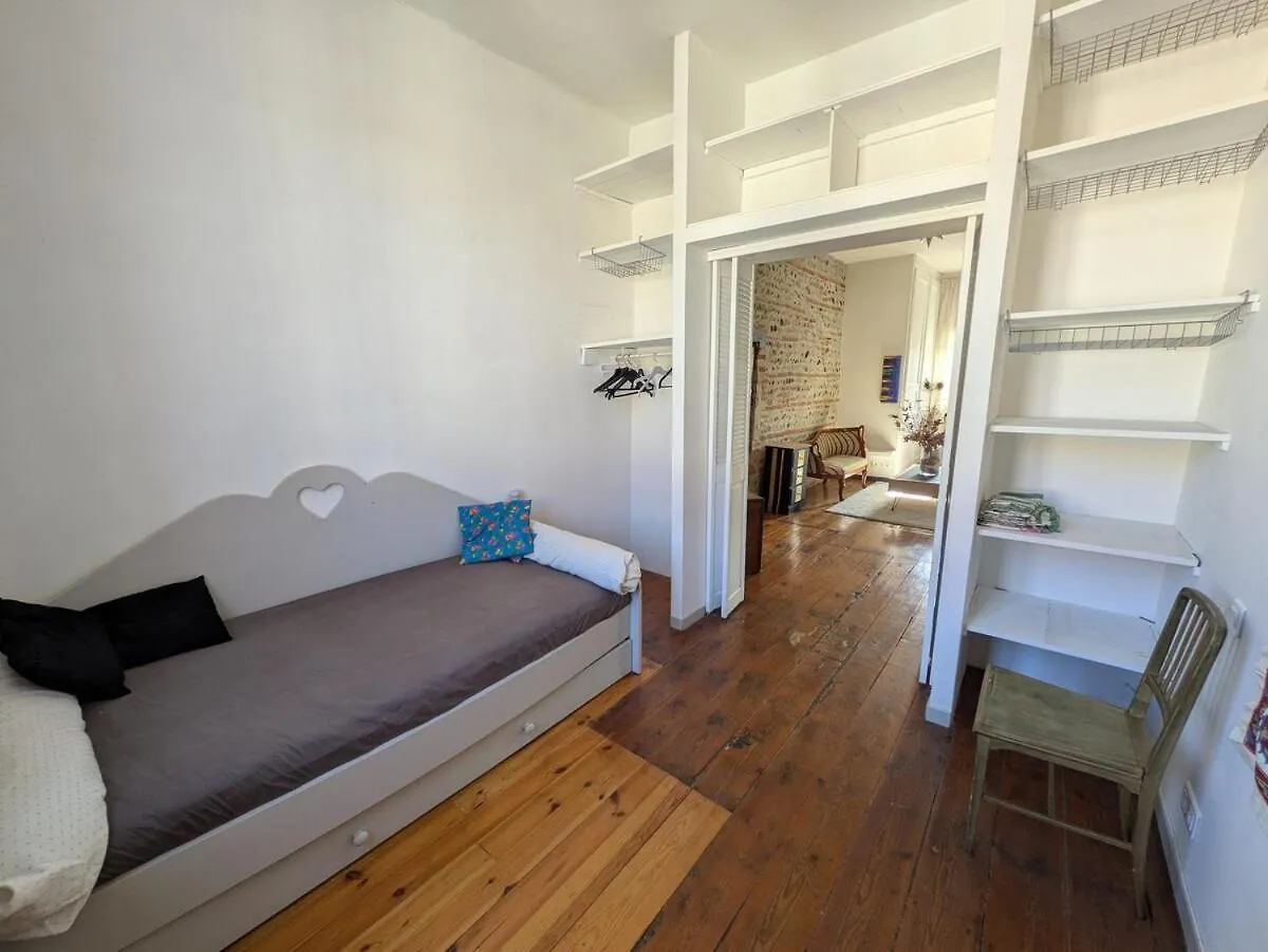 Charming 2-Bedroom, Near City Center Toulouse